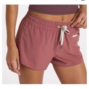 VUORI SHORTS